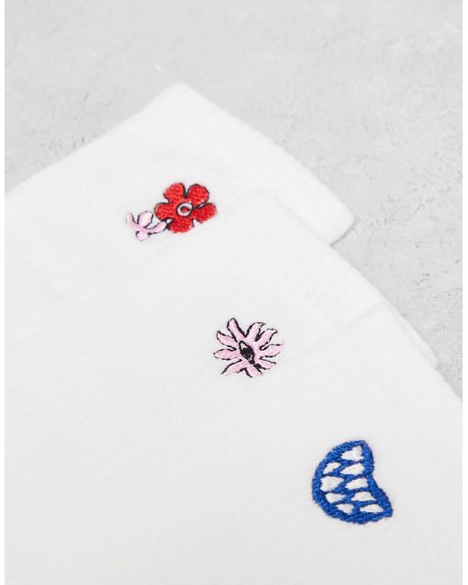 Monki White 3 Pack Ankle Socks With Embroidered Motif