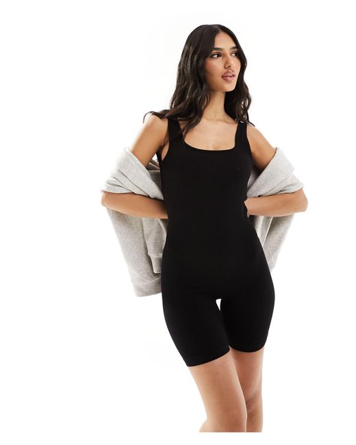 Combi moulante sans coutures à encolure carrée avec soutien-gorge intégré ASOS 4505 en coloris Black