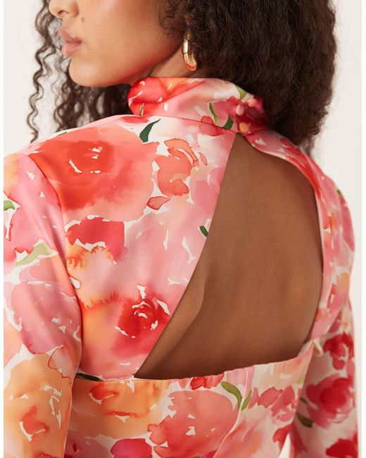 Y.A.S Red – hochgeschlossenes minikleid aus satin mit cut-out-design und blumenmuster