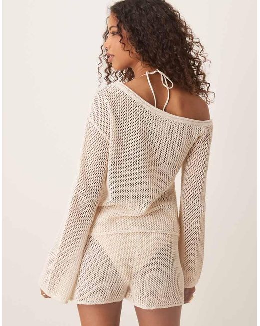 ASOS Gebreide Trui Met Blote Schouder En 3D Bloemen in het Natural