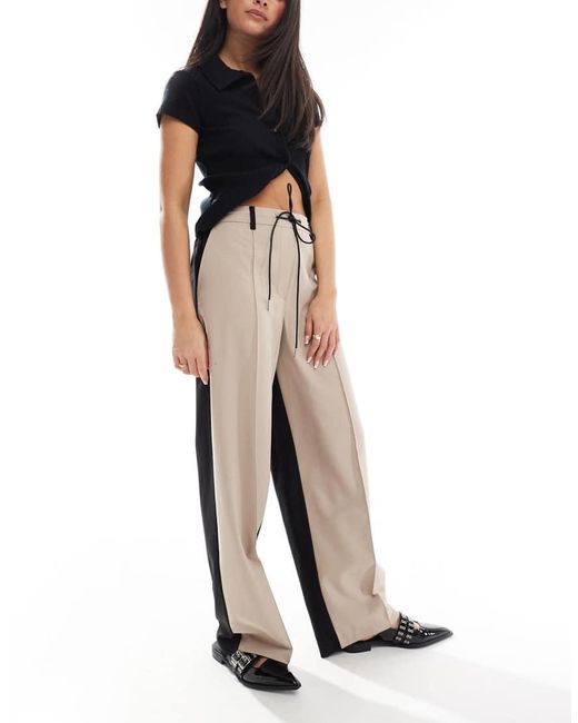 Pantaloni Comodi Sartoriali Color Mocha Allacciati di ASOS in Black
