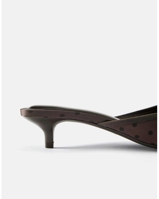 Mules à talons à pois Pull&Bear en coloris White
