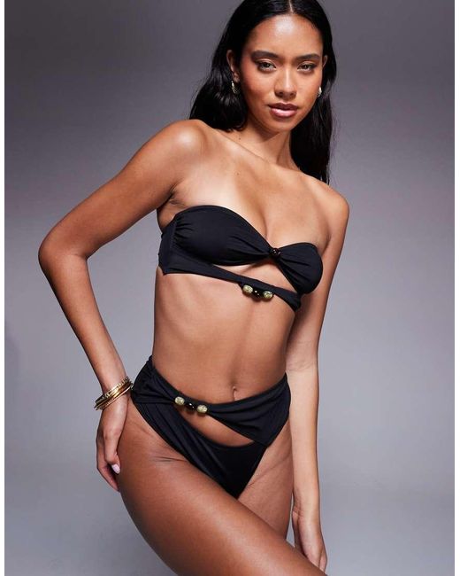 Tara di ASOS in Black