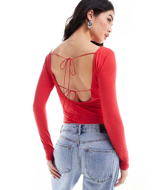 Top con espalda escotada con lazadas Miss Selfridge de color Red