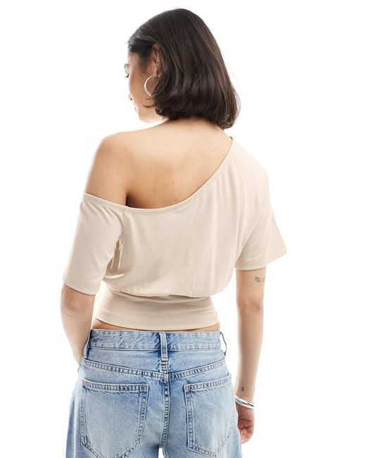 Top Holgada Con Hombro Caído Y Detalle Entallado De Cupro De -Neutro ASOS de color White