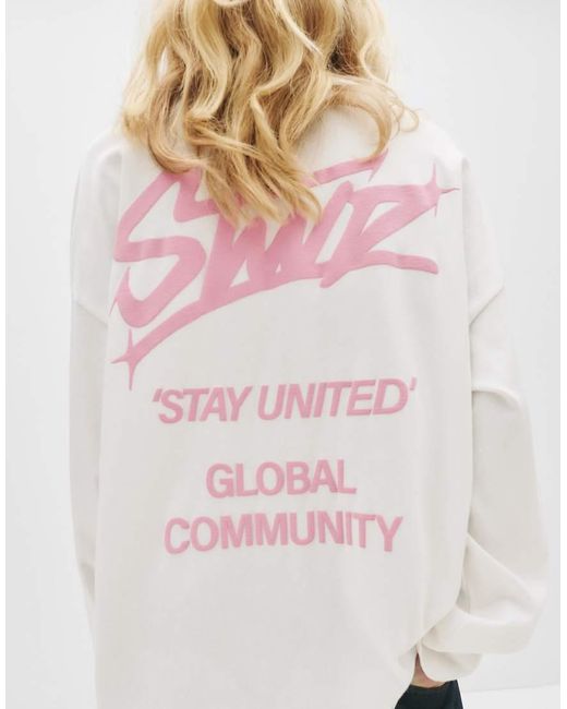 Maglietta Bianca A Maniche Lunghe Con Stampa Stwd di Pull&Bear in White