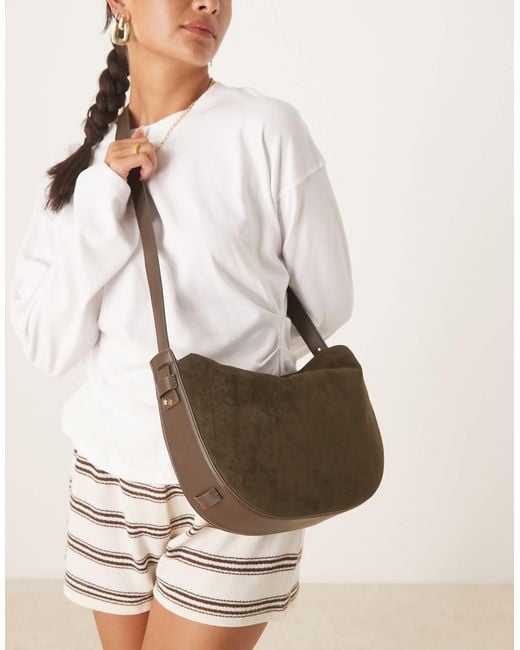 Sac à bandoulière réglable en imitation daim - foncé ASOS en coloris Blue