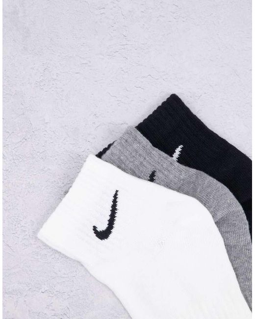 Pack De 3 Pares De Calcetines Tobilleros De Varios Colores Everyday Lightweight De Nike de color Multicolor
