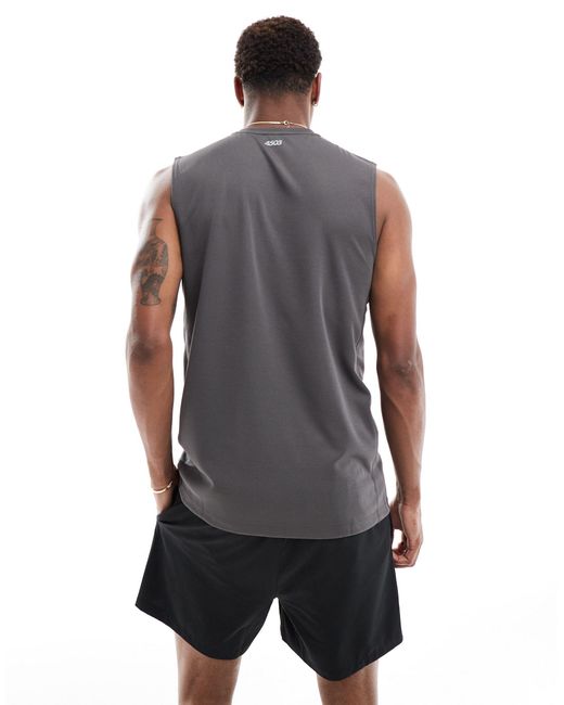 Icon - confezione da 2 t-shirt da allenamento senza maniche quick dry nera e grigio antracite di ASOS 4505 in Black da Uomo