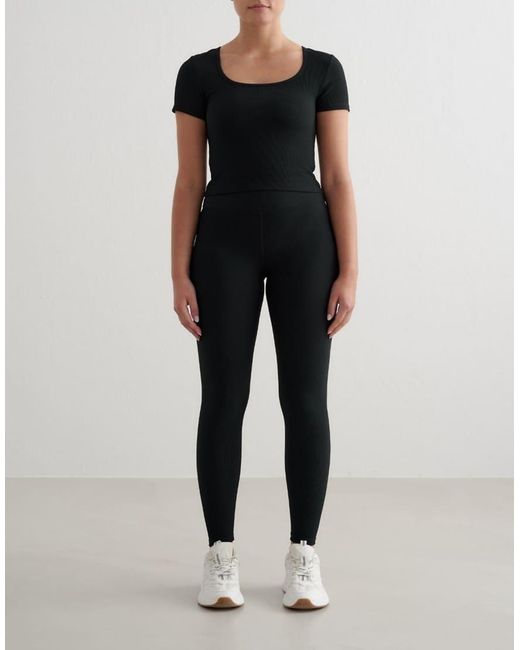 Aim'n Black Ribbed Performance Short Sleeve