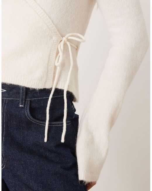 Gina Tricot White – langärmlige wickel-strickjacke aus wolle und alpakawolle