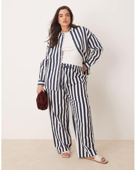 ASOS Curve in het White