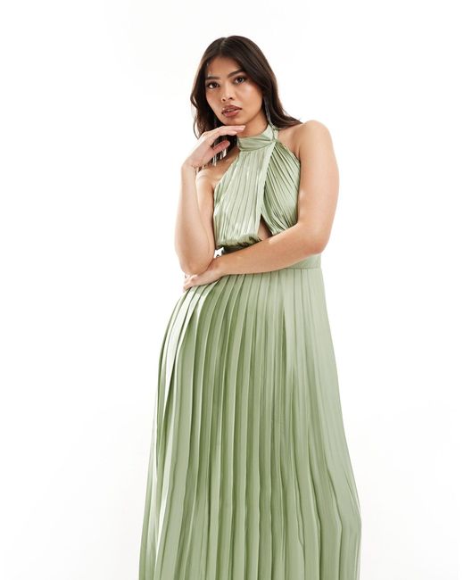 L'invitée - robe plissée longue en satin avec dos nu et jupe longue - vert fauve TFNC London en coloris Green