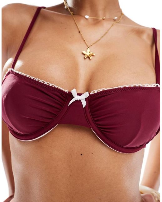 Top Bikini Bordeaux Con Finiture A Festoncino E Ferretto di Miss Selfridge in Red