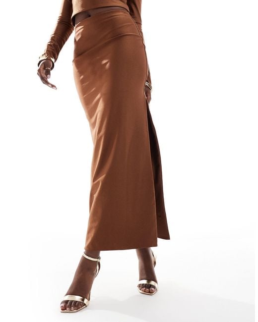 Falda midi marrón con acabado brillante ASOS de color Brown