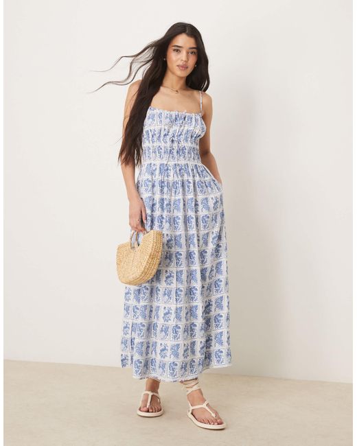 Abercrombie & Fitch Blue – fließendes maxikleid mit em stempelmuster