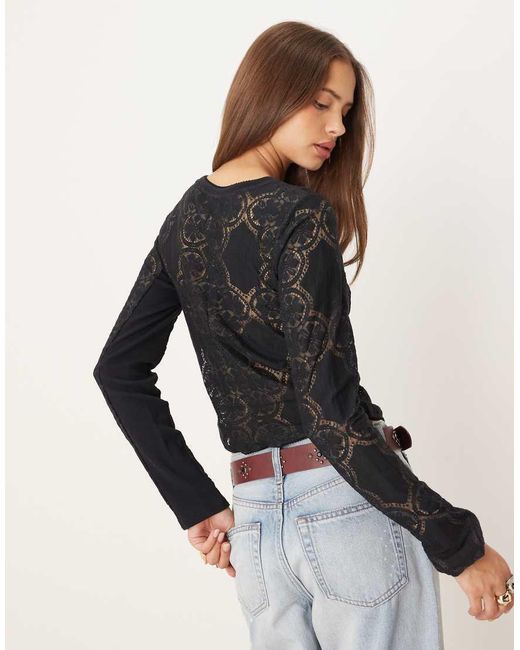 Top De Manga Larga Con Botones De Punto Jae De Free People de color Black