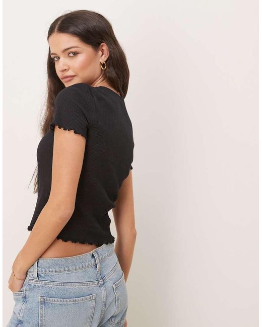 Vila T-Shirt Met Korte Mouwen, Golvende Rand En Drukknopen Aan De Voorkant in het Black