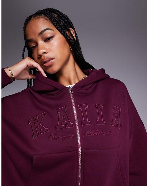 Sudadera Rojo Oscuro Con Capucha, Cremallera Y Logo Bordado De (Parte De Un Conjunto) Kaiia de color Purple