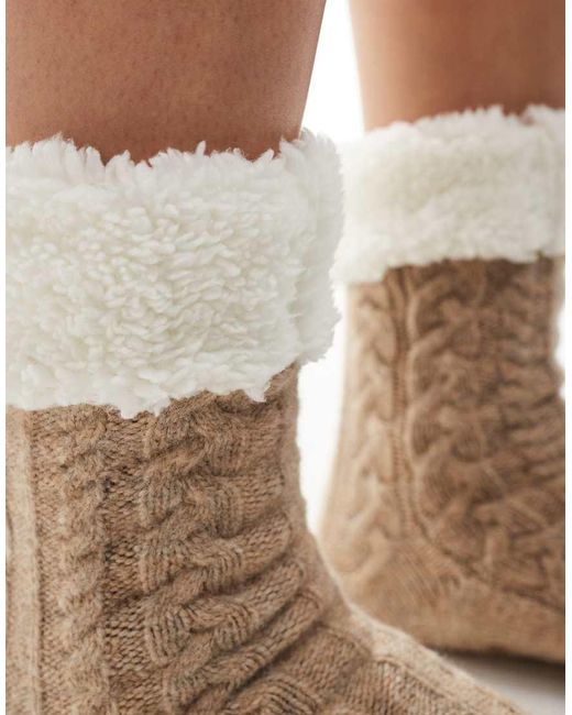 Calcetines Tipo Pantuflas Jaspeado De Punto De Ochos Suave Con Forro De Sherpa De -Neutro Loungeable de color Natural