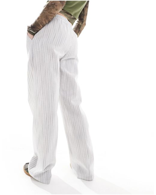 Pantaloni sartoriali bianchi con motivo gessato di Reclaimed (vintage) in White