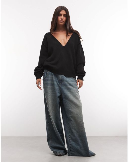 Pull col v profond Weekday en coloris Black
