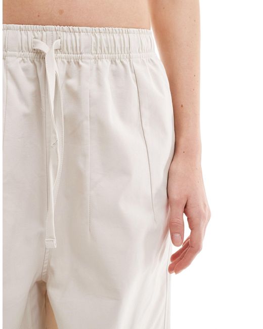 Pantaloni color pietra con gamba a palloncino di ASOS in White