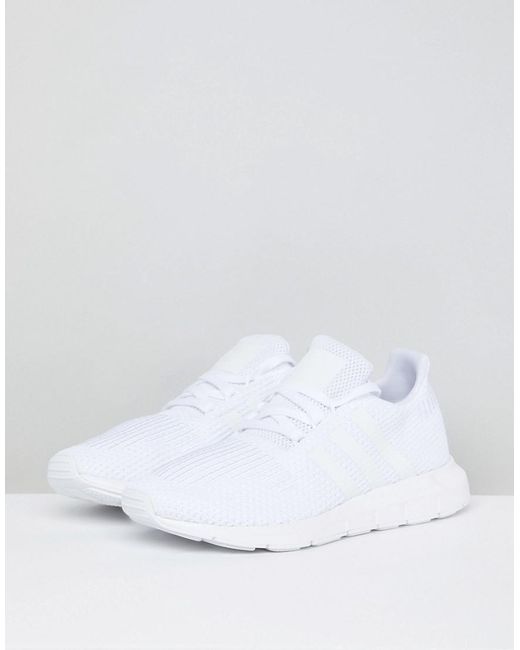 adidas Originals Swift Run Sneakers In Triple White | Lyst