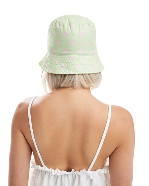 Cappello Da Pescatore Verde Fluo Con Pois Rosa di Pieces in Multicolor