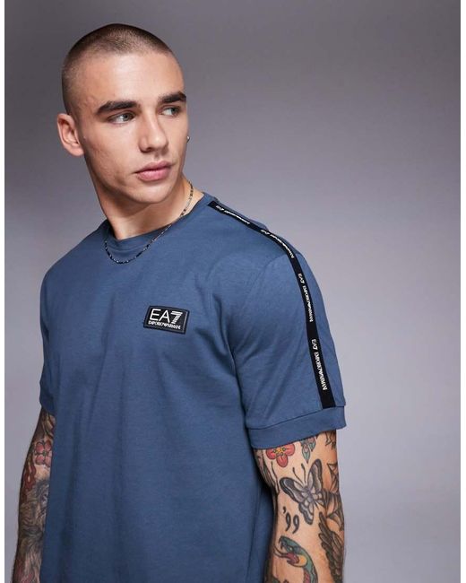 Camiseta Gris Oscuro Con Detalle De Cinta Del Logo De Armani EA7 de hombre de color Blue