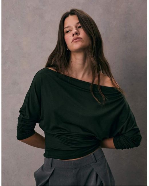 Stradivarius Asymmetrisch T-Shirt Van Modal in het Green