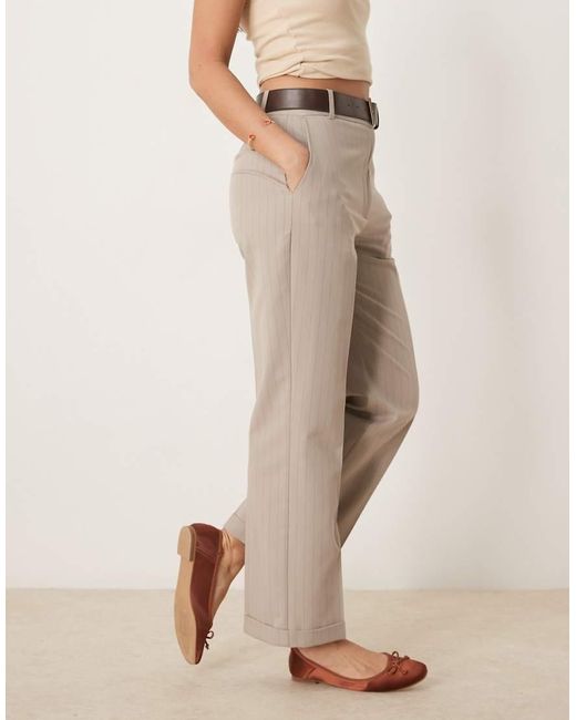 Pantalones De Sastre Color Visón A Rayas De Corte Recto Slim Con Cinturón De ASOS de color Natural