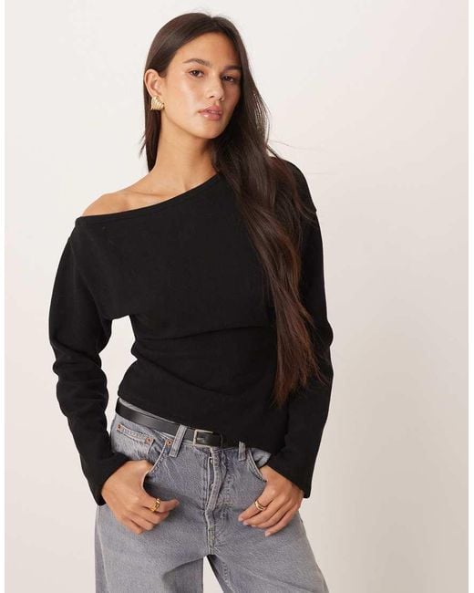 ASOS Zachte Top Met Blote Schouder, Korsettaille En Lange Mouwen in het Black