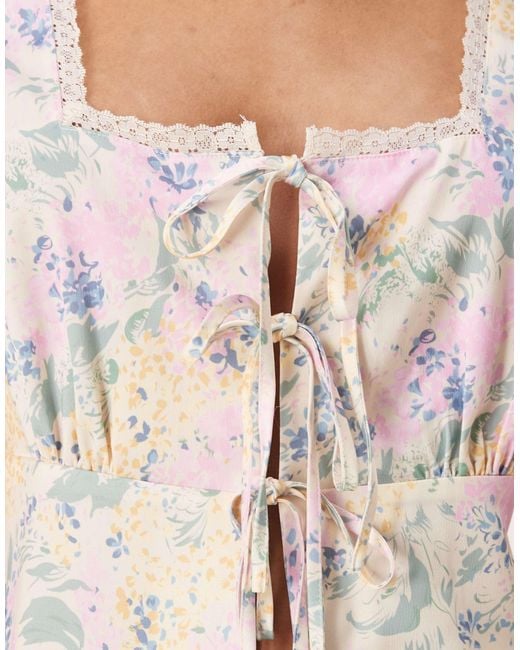 Y.A.S Natural – vorne gebundenes camisole-top mit wiesenblumenmuster und spitzenborte, kombiteil