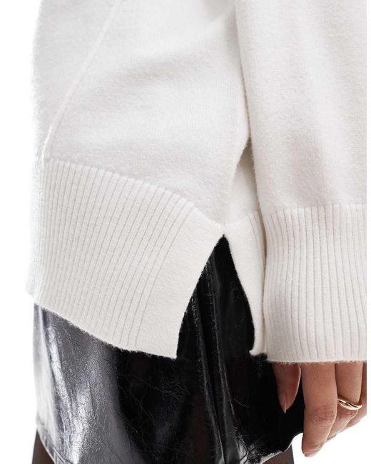 Jersey Blanco Invierno Con Cuello Alzado De Punto De French Connection de color White