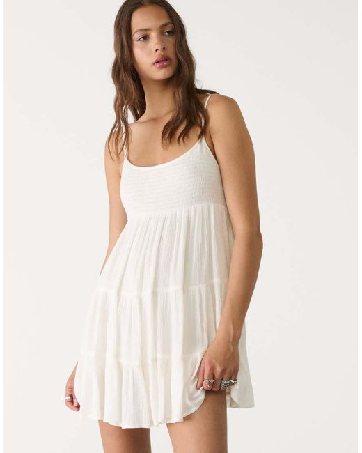 Vestito Corto Écru Con Spalline Sottili di Stradivarius in Natural