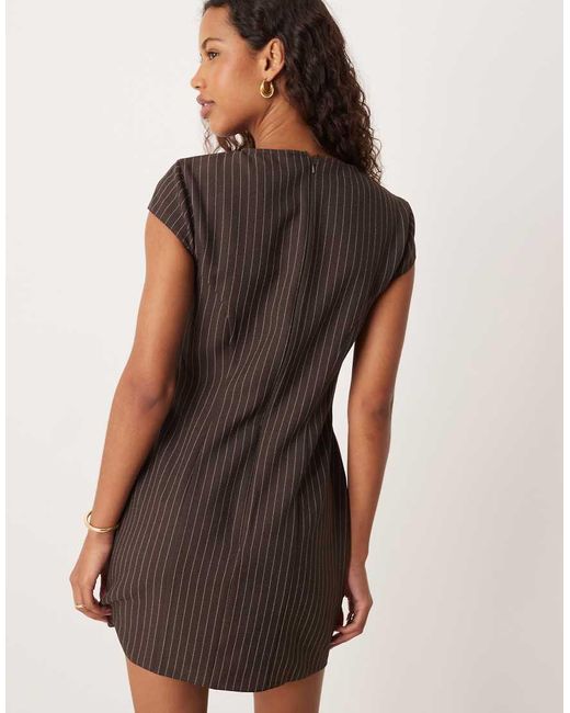 Vestido Corto Marrón Chocolate Con Raya Diplomática Y Mangas De Casquillo De ASOS de color Natural