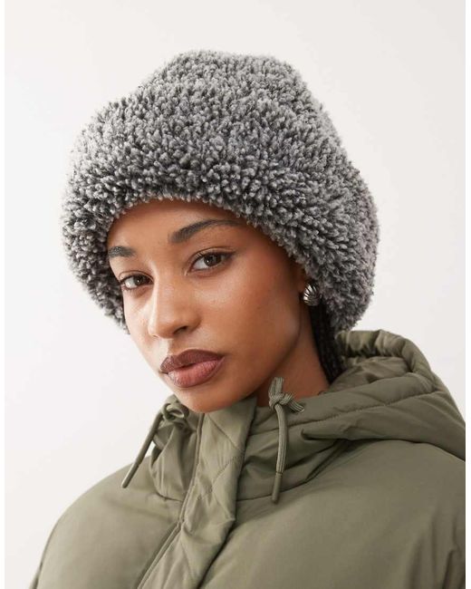 Gorro Gris Jaspeado De Borreguito De Weekday de color Gray