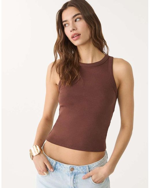 Top Con Dorso A Vogatore di Stradivarius in Brown