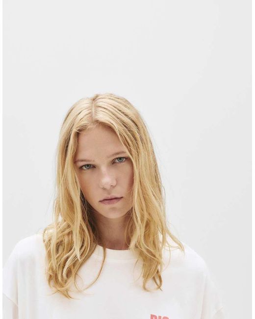 T-Shirt Bianca Con Stampa Rio De Janeiro di Pull&Bear in White