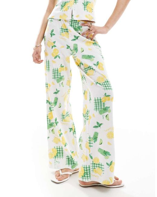ASOS Broek Met Wafelstructuur, Wijde Pijpen En Citroenprint, Deel Van Co-Ord Set in het White