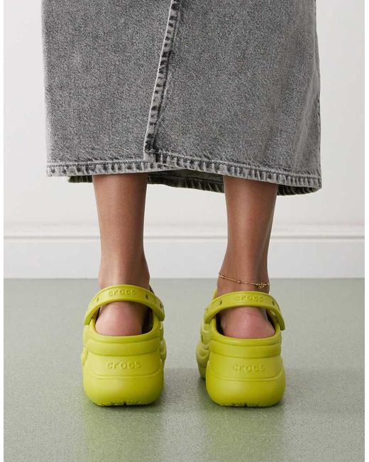 Zuecos Kiwi Bae De CROCSTM de color Green