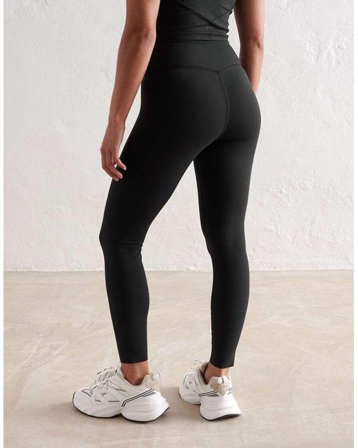 Aim'n Petite in het Black