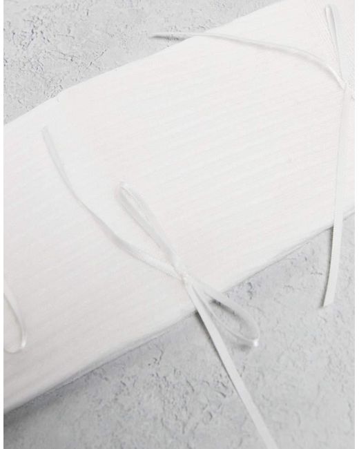 Kaiia Exclusives in het White
