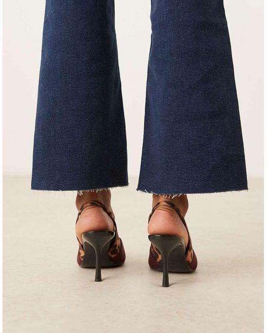 Zapatos Burdeos Destalonados Con Estampado De Leopardo Y Tacones De Aguja Sabrina De ASOS de color Blue
