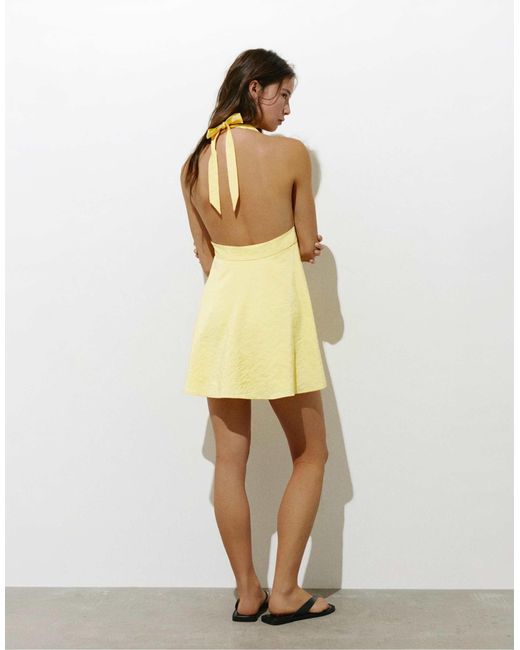 Robe courte dos nu Pull&Bear en coloris Yellow