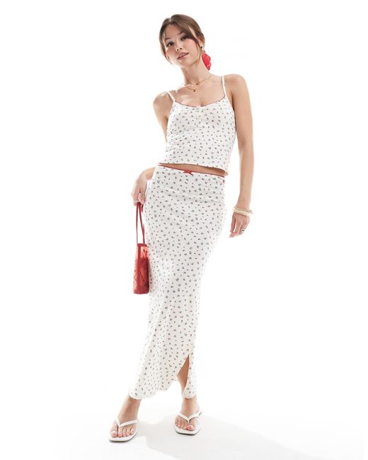 Jupe d'ensemble longue en maille pointelle à petites fleurs Pull&Bear en coloris White