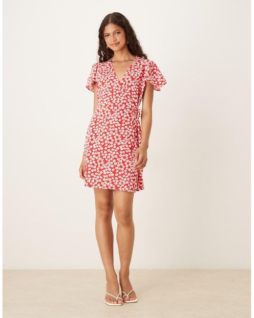 Vestido Corto Cruzado Con Estampado Floral De Jdy de color Pink