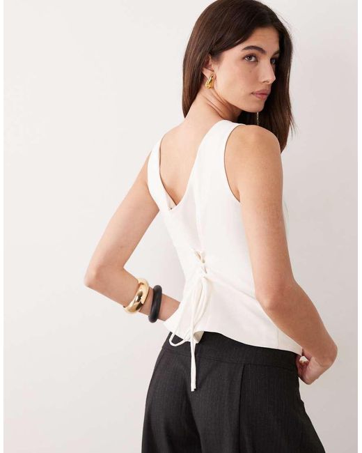 Abercrombie & Fitch White Round Neck Tailored Vest