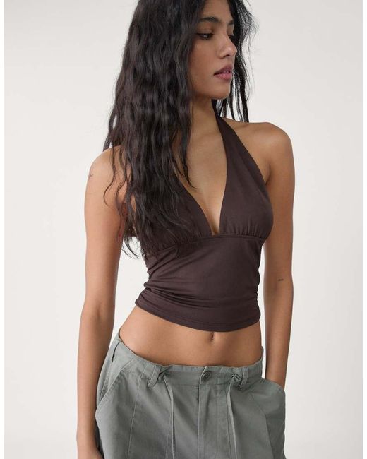 Top Raccolto Allacciato Al Collo di Stradivarius in Black